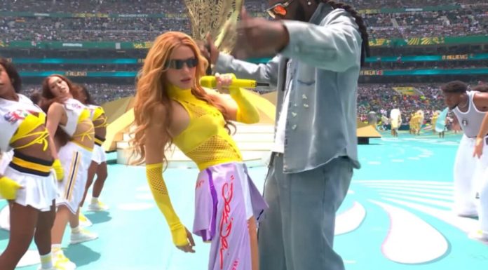 CM 2026, momentul viral al serii: Shakira continua să danseze, în timp ce organizatorii încercau să o conducă în afara terenului