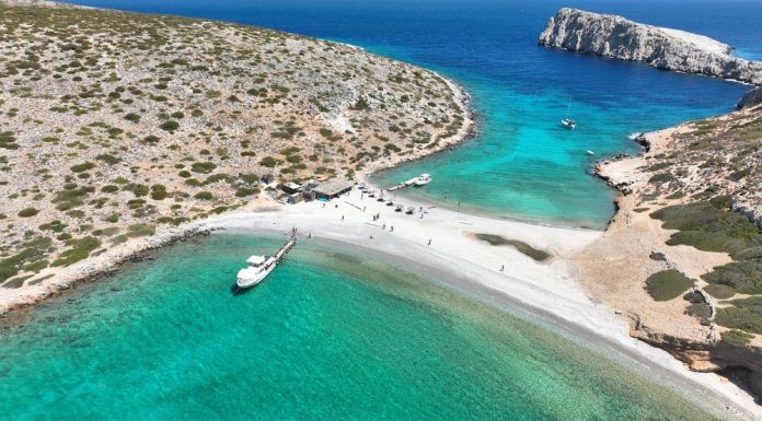 Insulele Alonissos și Tinos din Grecia, în stare de urgență din cauza crizei apei potabile și a presiunii turistice