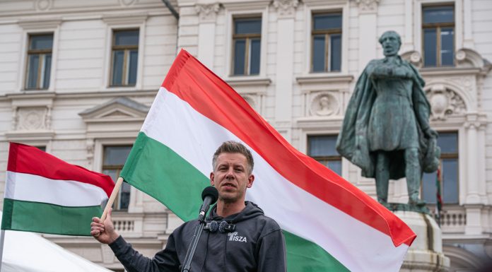 Cât a cheltuit Tisza, partidul noului premier Peter Magyar, pentru victoria zdrobitoare din Ungaria. Comparație cu România