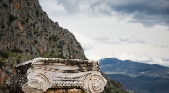 Delphi, centrul lumii antice și unul dintre cele mai mistice locuri din Grecia. Care este legenda oracolului