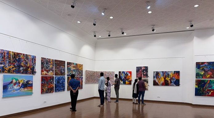 Studiu: Persoanele care vizitează regulat muzee sau participă la activități creative ar putea îmbătrâni mai lent