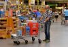 Bulgaria lansează ”Coșul de îngrijire”, comercianții se întrec să ieftinească produsele. România preferă păguboasa plafonare