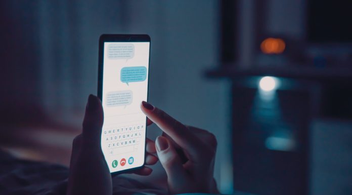 Cu șaizeci de ani înainte de ChatGPT, un chatbot numit ELIZA făcea oamenii să-și spună secretele unui computer