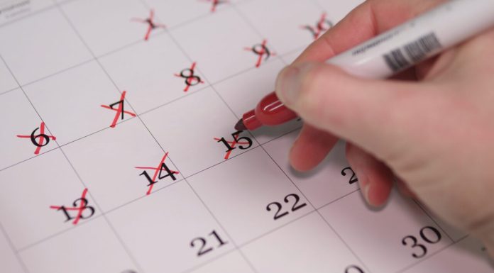 Psihologia spune că persoanele care încă scriu de mână în calendar, în loc să folosească telefonul, au aceste trăsături în comun