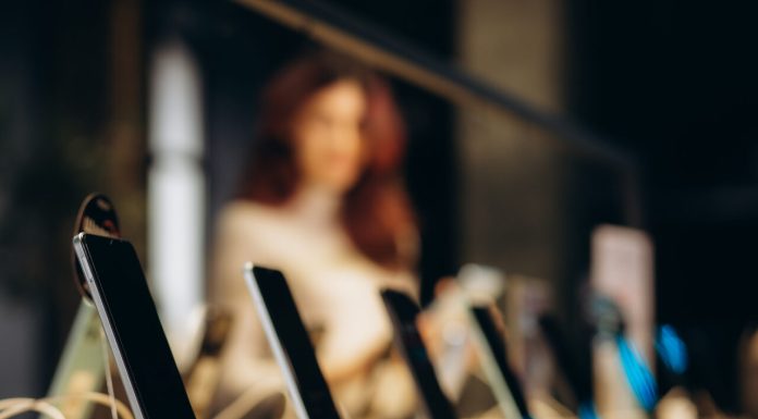 Un expert în tehnologie explică: „Acestea sunt cele cinci aplicații pe care le șterg de pe toate telefoanele Samsung Galaxy”
