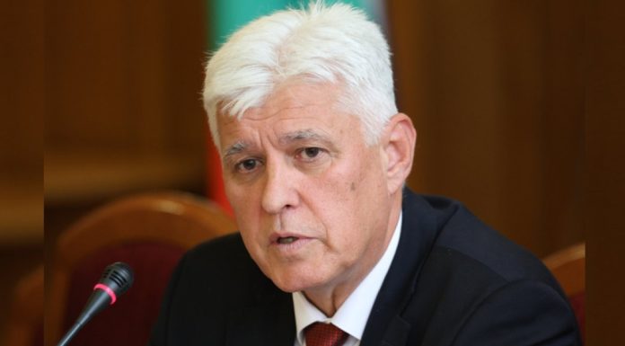 Bulgaria anunţă că nu va mai furniza arme Ucrainei: „Au nevoie de oameni, nu de arme”, declară noul ministru al apărării