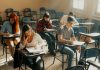 Tot mai mulți tineri se simt obligați să fie perfecți. Cercetătorii avertizează asupra efectelor
