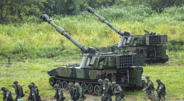 Taiwanul simulează o invazie amfibie chineză a coastelor taiwaneze în condiţii de luptă realiste