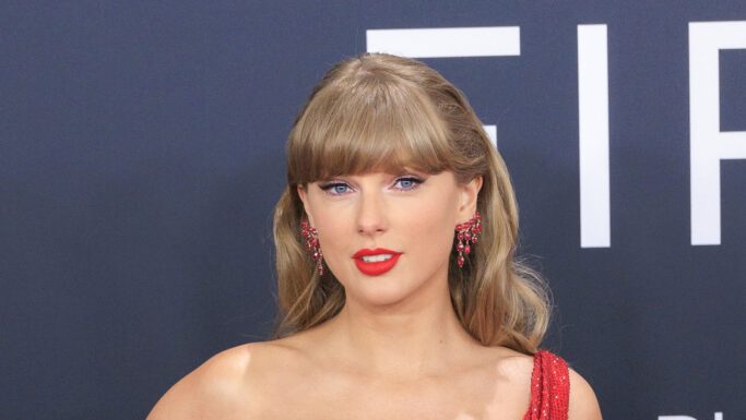 Taylor Swift devine cea mai tânără femeie inclusă în Songwriters Hall of Fame