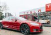 Autorităţile federale investighează un accident mortal implicând un Tesla Model 3 care a intrat într-o locuinţă din Texas