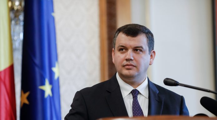 Șansele ca guvernul Eugen Tomac să treacă de votul Parlamentului. „Matematica” învestirii după anunțurile PNL și USR