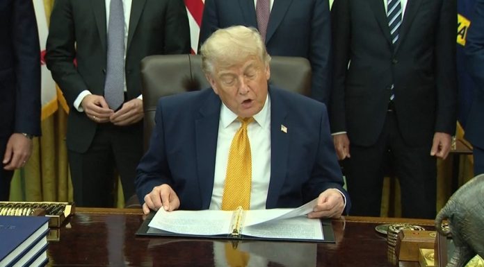 Trump stabileşte prin decret că SUA vor un prim computer cuantic utilizabil în cercetarea ştiinţifică până în 2028