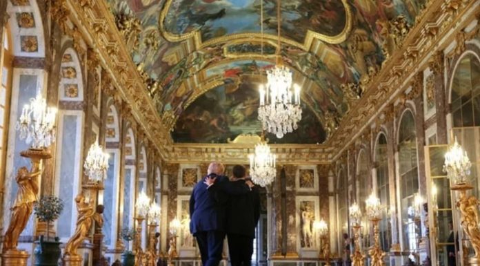 Donald Trump a semnat protocolul acordului cu Iranul la Castelul Versailles