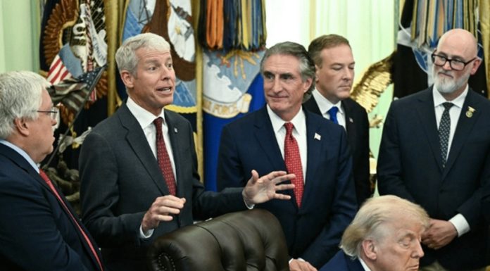 Donald Trump anunţă că vrea să construiască o ”Promenadă Trump” de la Lincoln Memorial la fluviul Potomac