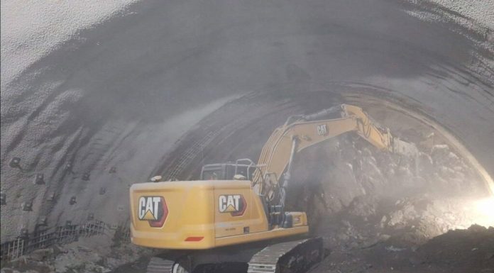 Ministerul Transporturilor: Tunelurile de pe Autostrada A1 Lugoj – Deva prind viteză, încă 250 de metri până la „luminiță”
