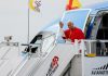 Papa Leon al XIV-lea a aterizat la Madrid, prima etapă a unei vizite de şapte zile în Spania/ Suveranul Pontif a recunoscut că pedofilia în Biserică „este o rană încă deschisă”