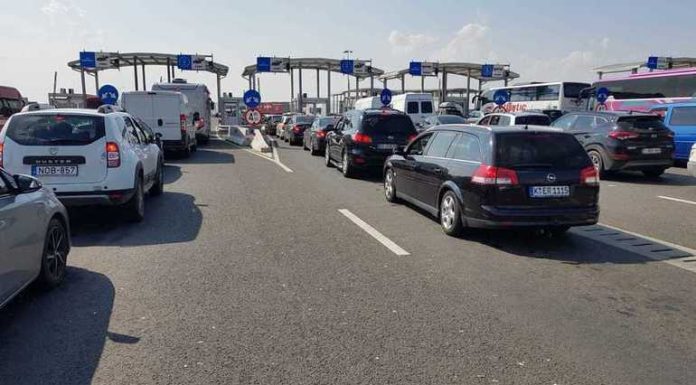 Trafic în creștere la punctele de trecere a frontierei. Recomandările poliției pentru cei care pleacă în vacanța de vară