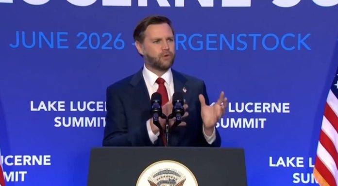 Iranul a acceptat să invite inspectori AIEA, anunţă Vance, ”un prim pas către dezarmarea nucleară definitivă”. ”Am pus baze foarte solide” ale unui acord final. Iranul ”nu este dispus să continue” negocieri directe, în format cvadripartit, după ameninţări