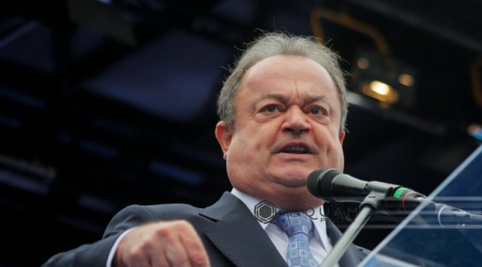 ADRIAN VEŞTEA, DESEMNAT PREMIER – Vasile Blaga spune că nu e nicio scindare în PNL şi cere Congres, cât mai repede cu putinţă: Oricine nu se supune deciziilor partidului, într-un fel sau altul, trădează Partidul Naţional Liberal