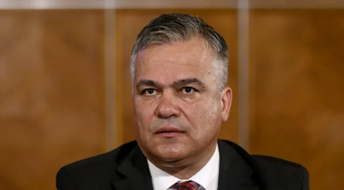 Noile nume vehiculate în Guvernul Veștea. Liberalii care sfidează amenințările lui Bolojan