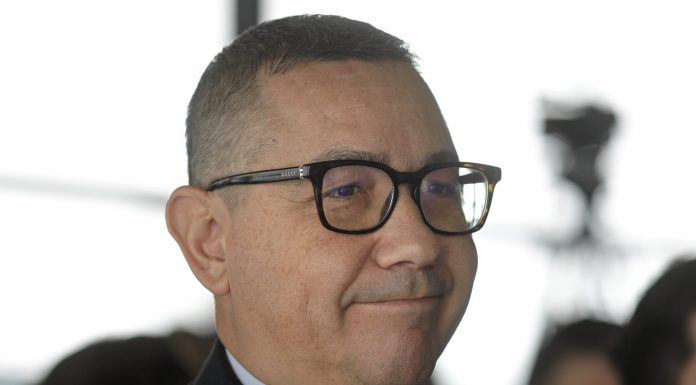 Victor Ponta sare în apărarea președintelui Nicușor Dan, în scandalul Adrian Veștea: ”Suntem o țară de nebuni”