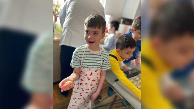 Sprijin psihologic de la stat pentru părinții copiilor cu autism și Down. Calvarul prin care trec mii de familii de români