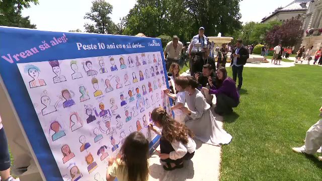 Palatul Cotroceni, transformat în loc de joacă de 1 Iunie. Familia președintelui, prezentă la festivitățile dedicate copiilor