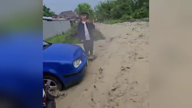 România, sub cod galben de furtuni violente. Ploile au transformat străzile în râuri în mai multe județe