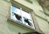 Un tânăr care „vâna fantome” a fost grav rănit după ce a sărit de la etajul 2 al unei clădiri părăsite, în Ploiești