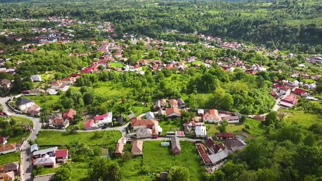 Locul din România transformat de tineri întorși acasă. „Vin oameni care iubesc natura, e singurul criteriu”