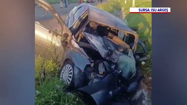 Un polițist din Argeș a pătruns pe contrasens și s-a ciocnit violent de un alt autoturism. Ambii șoferi, răniți grav