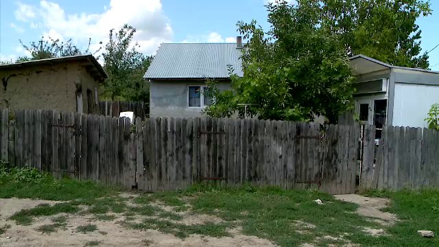 Opt frați din Botoșani crescuți de bunică, salvați de autorități după ce ar fi fost amenințați cu moartea de propriul tată