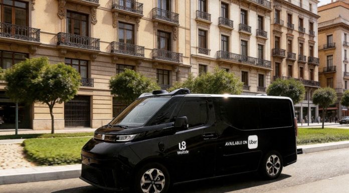 Mașini fără șofer prin Uber. Veți putea comanda robotaxi în două capitale europene