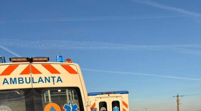 Patru răniți grav în urma unui accident între un camion și două mașini, pe DN 7, în Argeș