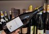 Vinul zilei: o Crâmpoșie Selecționată autentică din Drăgășani, cu note de flori de tei, măr verde și citrice, susținute de o mineralitate persistentă și o prospețime care o face perfectă pentru zilele călduroase de vară