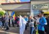 Protest la Fabrica de Arame de la Cugir – Angajaţii au ieşit în faţa fabricii pentru a-şi manifesta nemulţumirea cu privire la salarii – FOTO