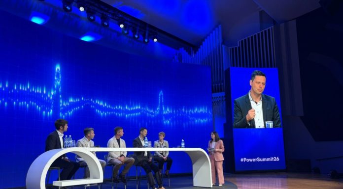 Volker Raffel, E.ON România, la Power Summit 2026: Eliminarea blocajelor din rețele poate ieftini energia angro cu 40% în următorii 10 ani