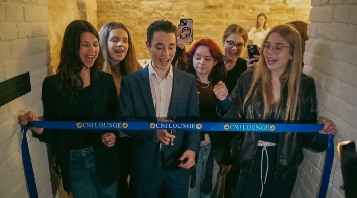 Proiect unic în învățământul ieșean. Ce este CNI Lounge, creat de elevi pentru elevi