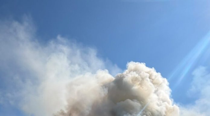 Incendiu la o grădiniță din Prahova, după ce un acoperiș a luat foc. Copiii, evacuați în siguranță