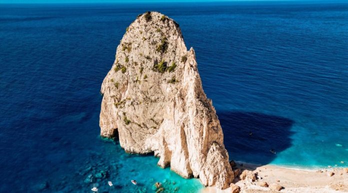 (P) Perspective mediteraneene: Diversitatea peisajelor și standardele de ospitalitate în insulele elene