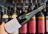Vinul zilei: un frizzante bio din Penedès care aduce vara în pahar. Note de citrice, mere și pere verzi, accente de piersică coaptă, perlaj fin și o prospețime care invită la încă un pahar
