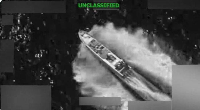Trei persoane au fost ucise într-un atac american asupra unei nave suspectate de trafic de droguri