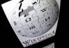Wikipedia nu permite inteligenţei artificiale să-i editeze articolele, pentru că ”nu are încredere” în ea, anunţă coordonatorul enciclopediei online Jimmy Wales. Problema ”halucinaţiilor” AI pe termen scurt ”rămâne încă extrem de gravă”