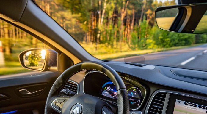 Ce este software-ul din mașinile moderne și de ce actualizările îți pot „schimba” mașina
