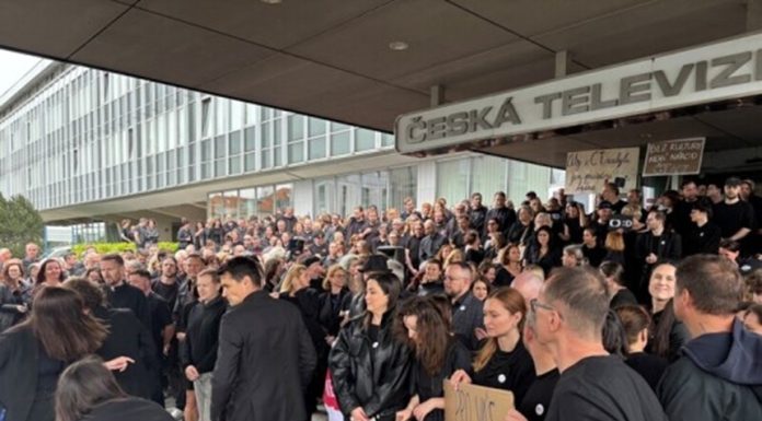 Manifestaţie la Praga împotriva modificărilor aduse de guvern sistemului de finanţare a mass-mediei publice