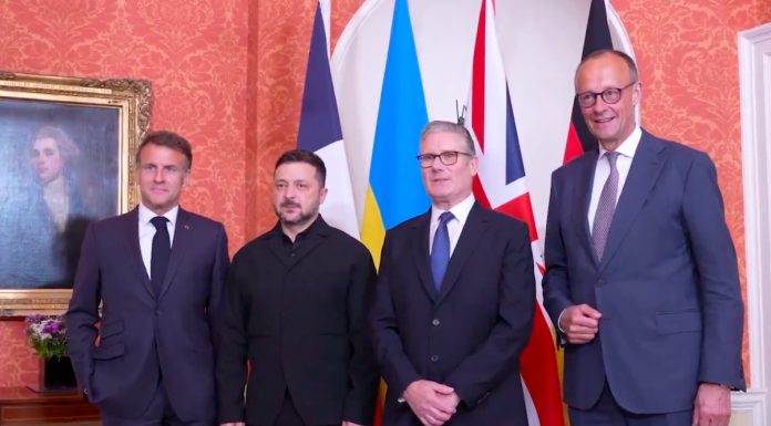Macron, Starmer și Merz susțin planul lui Zelenski privind negocierile directe cu Putin: „Frontierele nu trebuie modificate prin forţă”